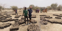 Mokolo - Remplissage des pots: Pépinière secondaire Boula